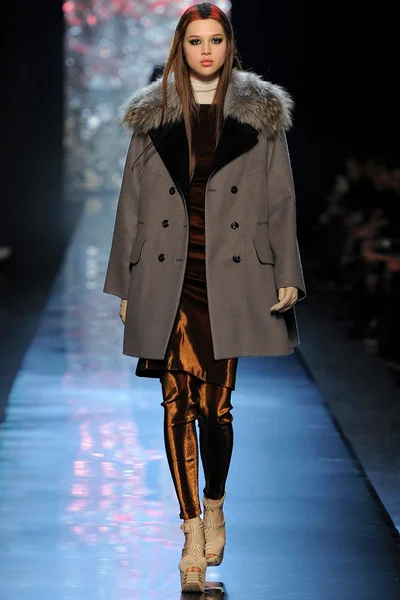 Look 17